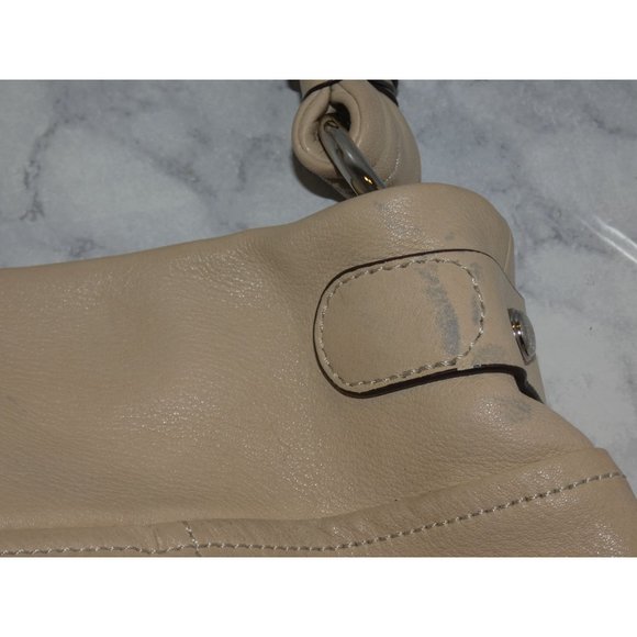 Cream Genuine Leather Shoulder Bag, Makowsky Brand - Picture 3 of 6